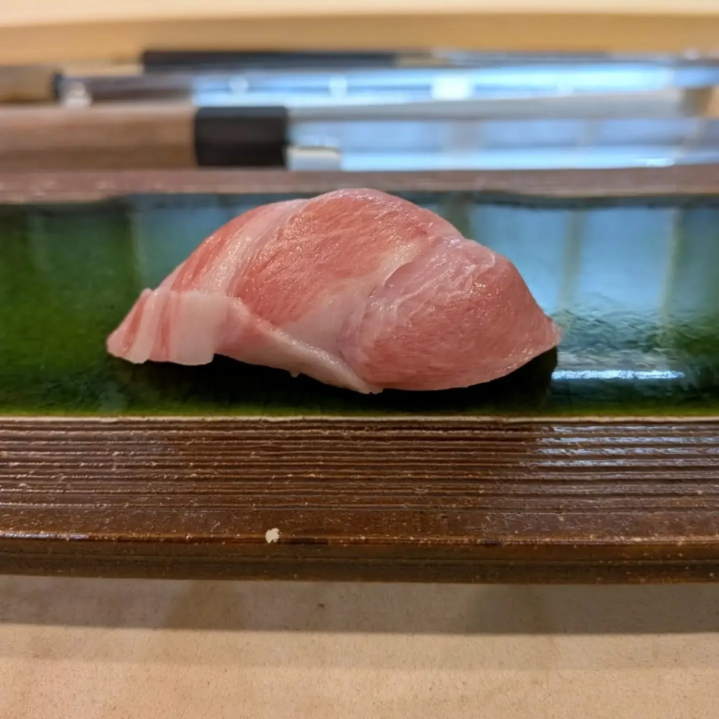 大トロの握り。